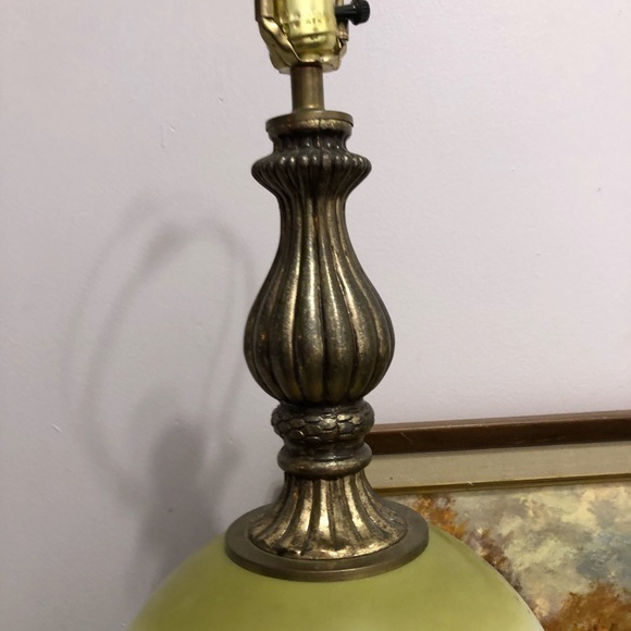 RARE Vintage 1972 EF & EF Industries Yellow Cottagecore Hand Painted Floral Lamp - Picture 6 of 16